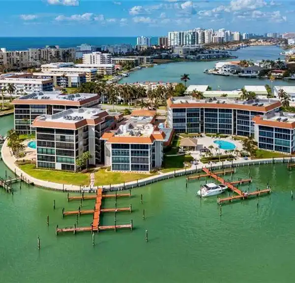 STUNNING FIFTH FLOOR CORNER RESIDENCE