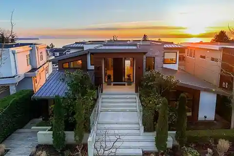 Timeless Modern Design with Spectacular Views