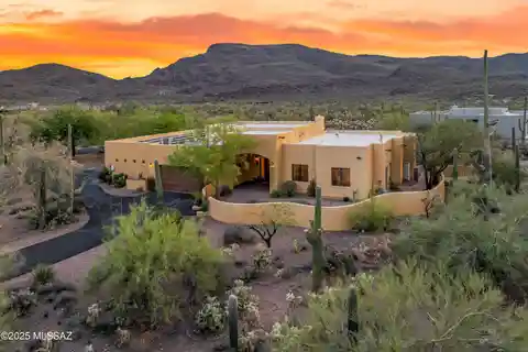 Desert Beauty in a Gated Enclave
