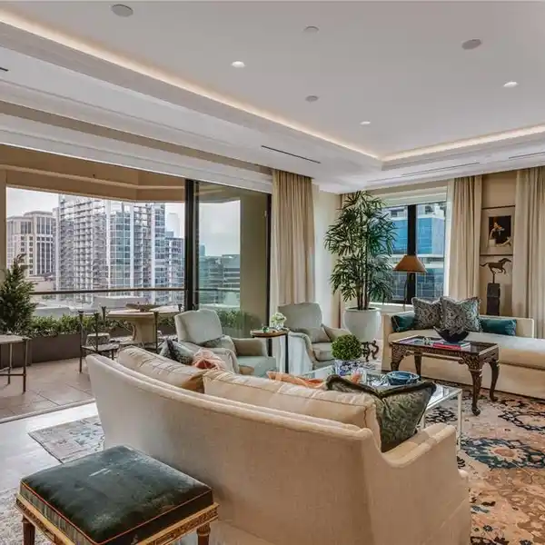 EXQUISITE CUSTOM HIGH-RISE HOME