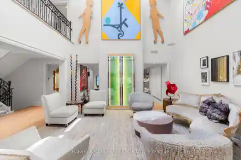 Sophisticated Fully Renovated Townhome