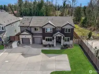 Immaculate Home in a Private Setting