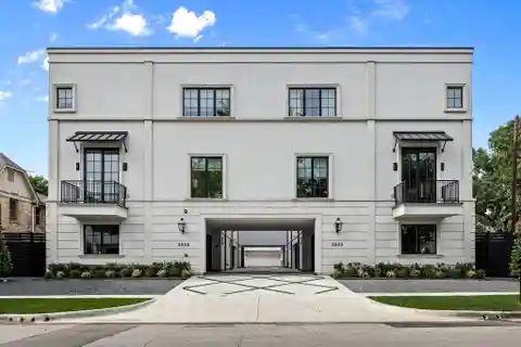 New Construction Condo in the Heart of Oak Lawn