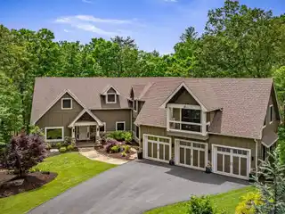 Luxurious Mountain Retreat