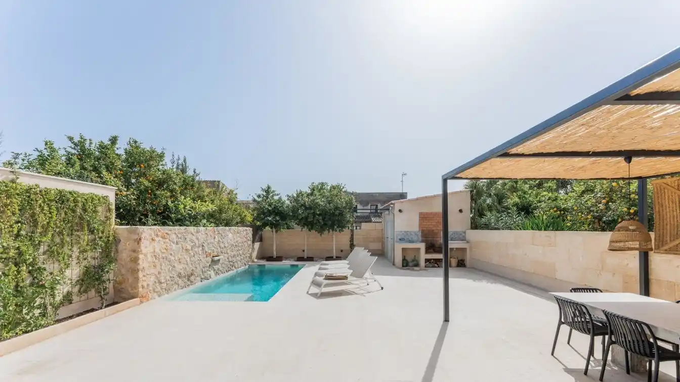 Fantastic Townhouse with Pool Completely Renovated in Campanet