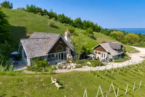 Willow Winery & Vineyard