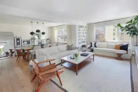 Meticulously Renovated High-floor Corner Apartment
