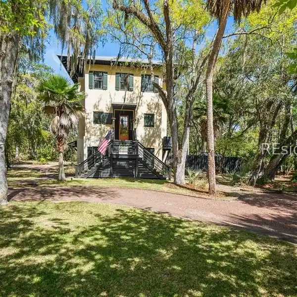 A NATURE LOVER'S DREAM