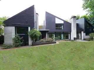 Architect-Designed House with Flexible Usage Options in Hannover-Kirchrode