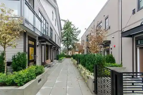 Luxury Townhome in Arbutus Ridge