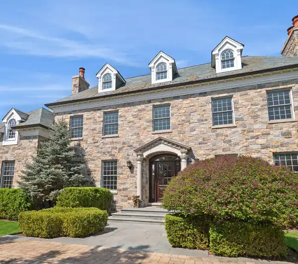 MASTERFULLY CRAFTED LUXURY ESTATE