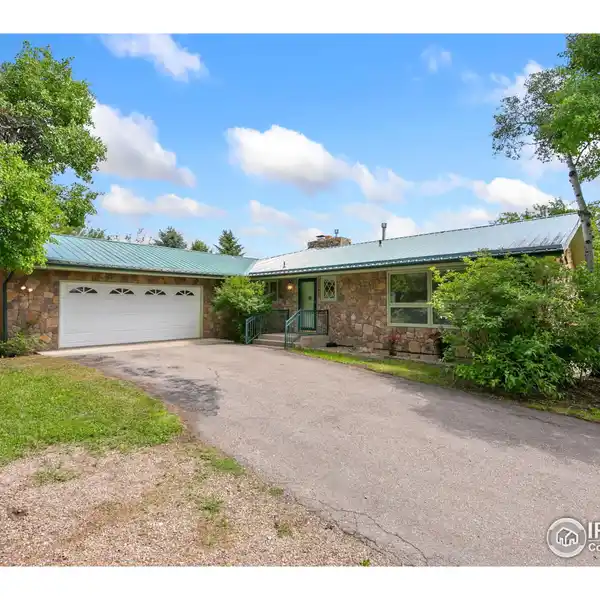 RARE TEN-ACRE PROPERTY IN PRIME LOCATION