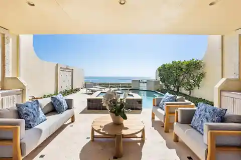 Stunning Direct Oceanfront Townhouse