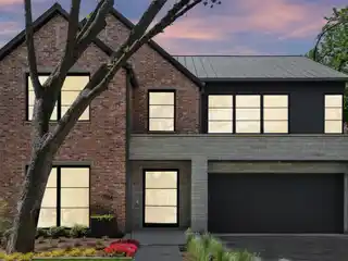 Modern Elegance Meets Resort-Style Outdoor Living