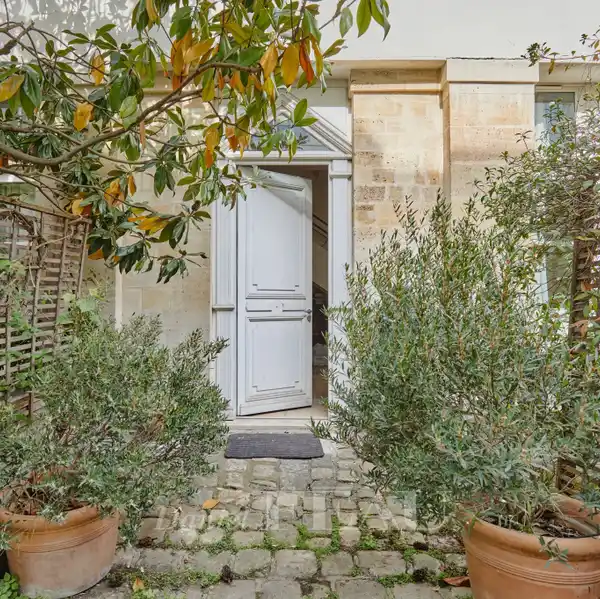 COMPLETELY REVAMPED SPLIT-LEVEL APARTMENT