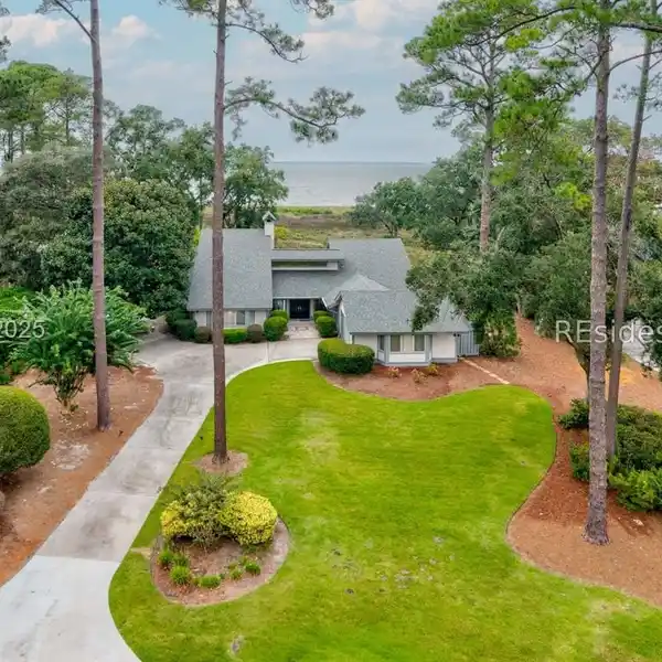 SINGLE-STORY HOME WITH BREATHTAKING SOUND VIEWS