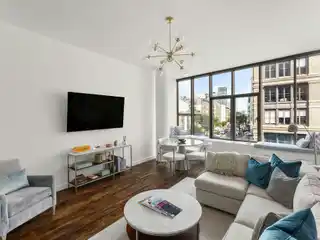 Sophisticated Soho Condo with Williamsburg Bridge Views