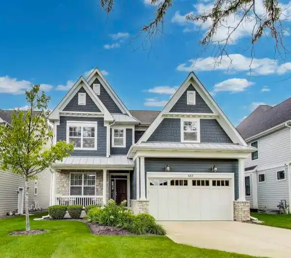 ELEGANT OPEN-CONCEPT HOME WITH GOURMET KITCHEN