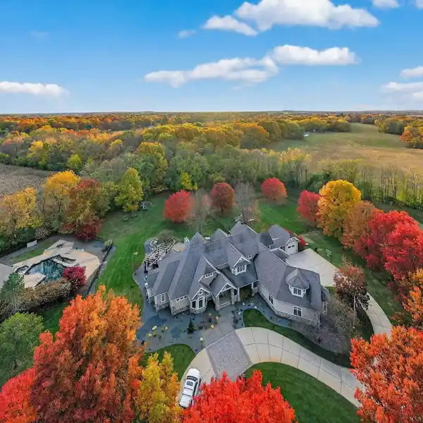 ELEGANT RETREAT WITH RESORT-STYLE POOL OASIS