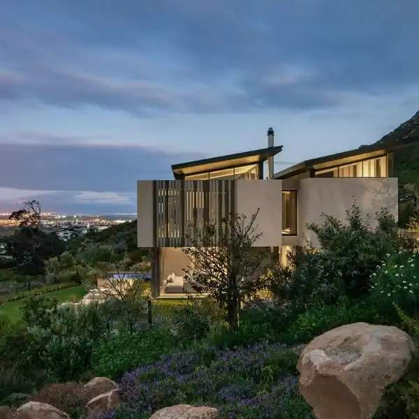 MASTERPIECE OF MODERN LUXURY IN STONEHURST ESTATE