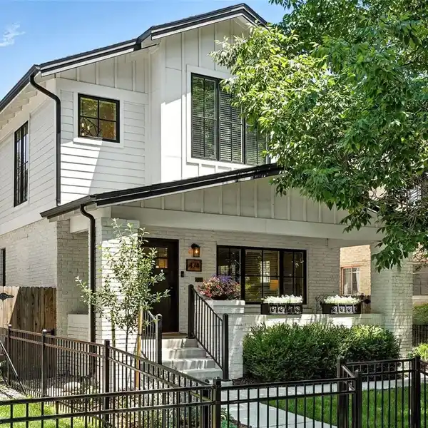 DESIGNER HOME STEPS FROM WASH PARK