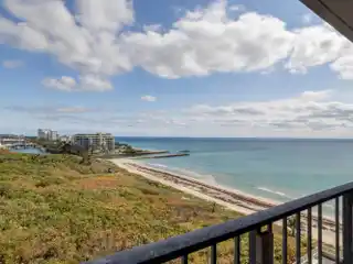 Remodeled Oceanfront Residence