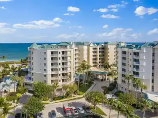Breathtaking Oceanfront Views in Prime Location