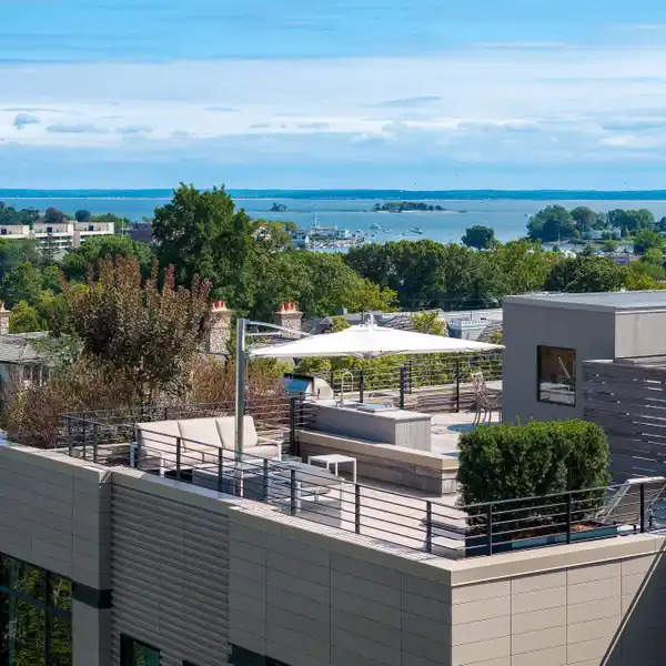ULTRA-LUXURIOUS PENTHOUSE WITH PRIVATE ROOFTOP TERRACE