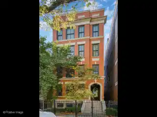 Extraordinary Penthouse in Southeast Lincoln Park