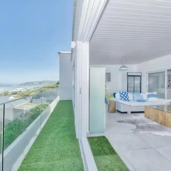EXCEPTIONAL MODERN RESIDENCE
