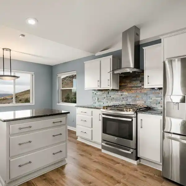 ACREAGE WITH VIEWS
