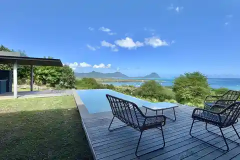 An Unparalleled Lifestyle with Extraordinary Views