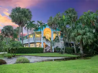 Unique and Generous Florida-Style Charmer