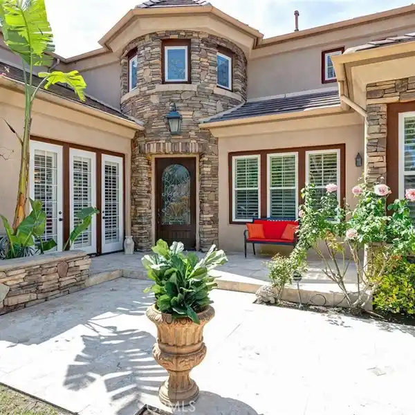 ELEGANT ESTATE IN NORTHPARK