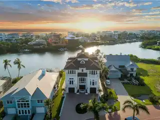 Beautiful Bay View Home in Premier Barefoot Beach