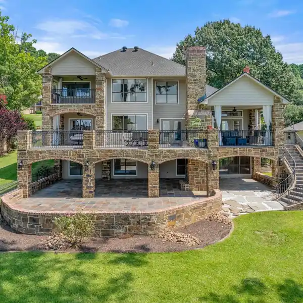 ONE OF A KIND HOME ON LAKE PALESTINE