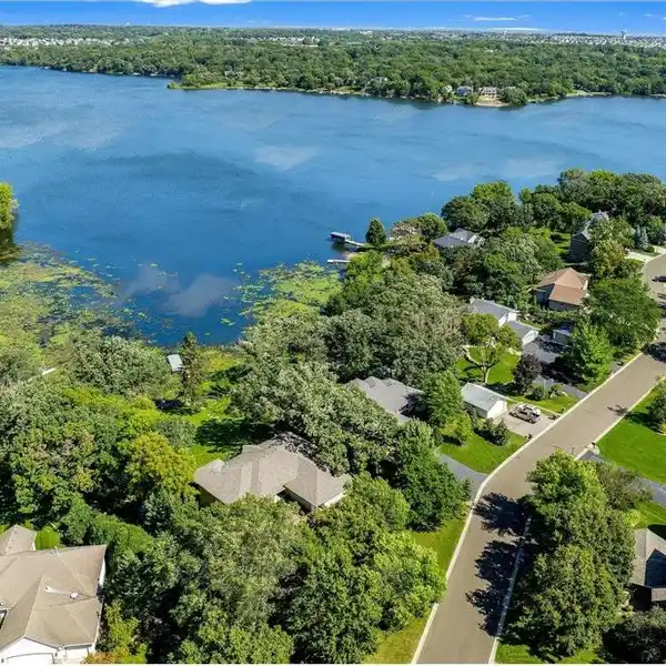 GORGEOUS PROPERTY ON LAKE MARION