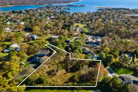 Rare Estate Lot for Visionary Design