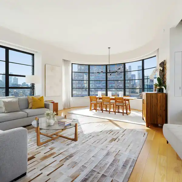 THE ULTIMATE IN PRIVACY AND VIEWS