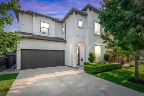 Beautiful Custom Home in West University