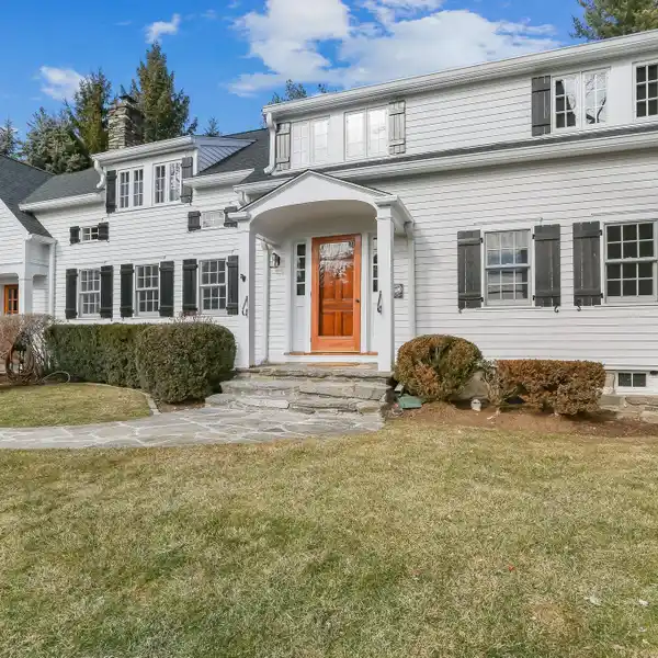 EXQUISITE 1794 COLONIAL WITH DESIGNER RENOVATIONS