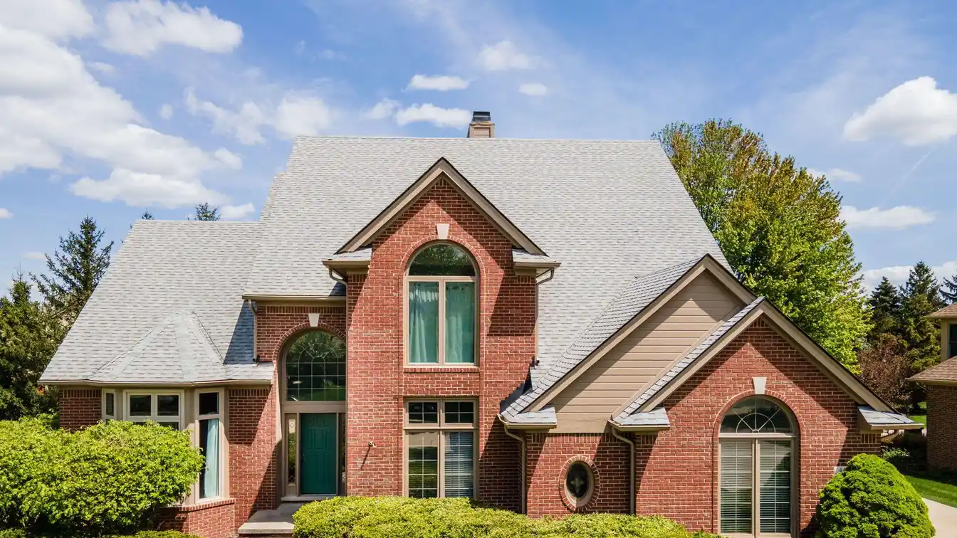 Elegant Colonial in Prestigious Merihill Acres