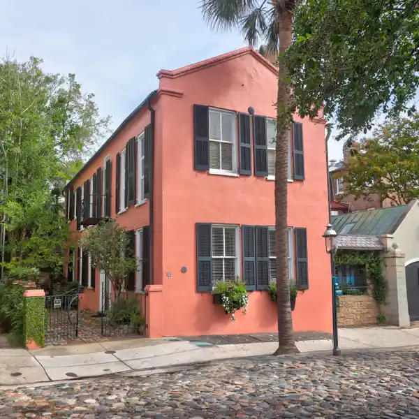 WONDERFUL FRENCH QUARTER LOCATION