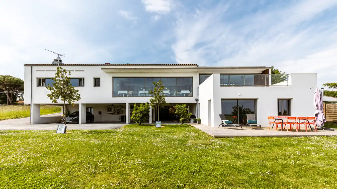 Refined Modernist Villa
