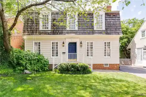 Lovely Renovated Home in Stonewall Court