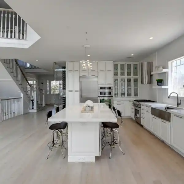 STUNNING TRADITIONAL HOME WITH MODERN ELEMENTS