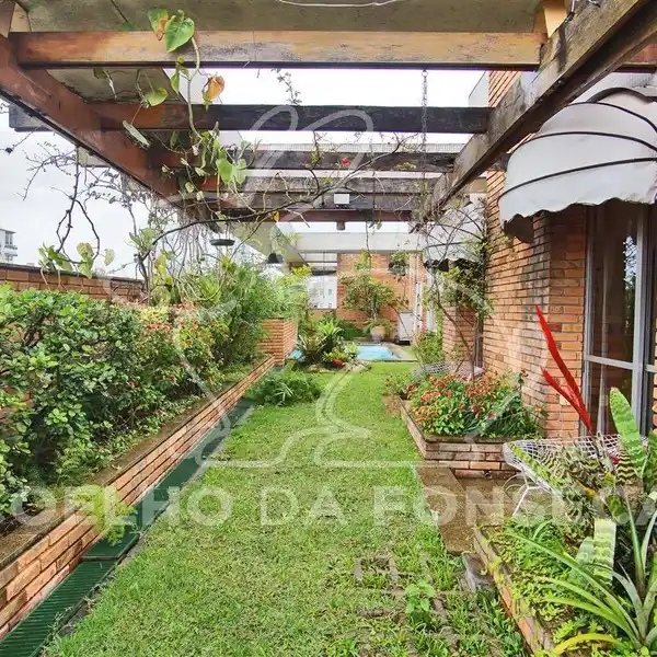 PENTHOUSE WITH UNOBSTRUCTED VIEWS OF THE GREEN GARDENS