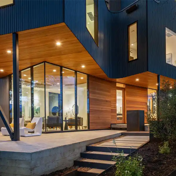 SOPHISTICATED NEW CONSTRUCTION