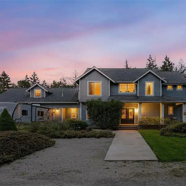 CRAFTSMAN-STYLE HOME ON JUST UNDER 22 ACRES