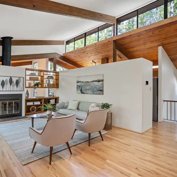 ARCHITECT-DESIGNED MODERNIST GEM WITH TIMELESS APPEAL